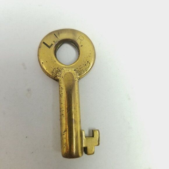 Vintage Adlake Hollow Barrel Brass Switch Key L.V Railroad Lehigh Valley - Picture 2 of 7